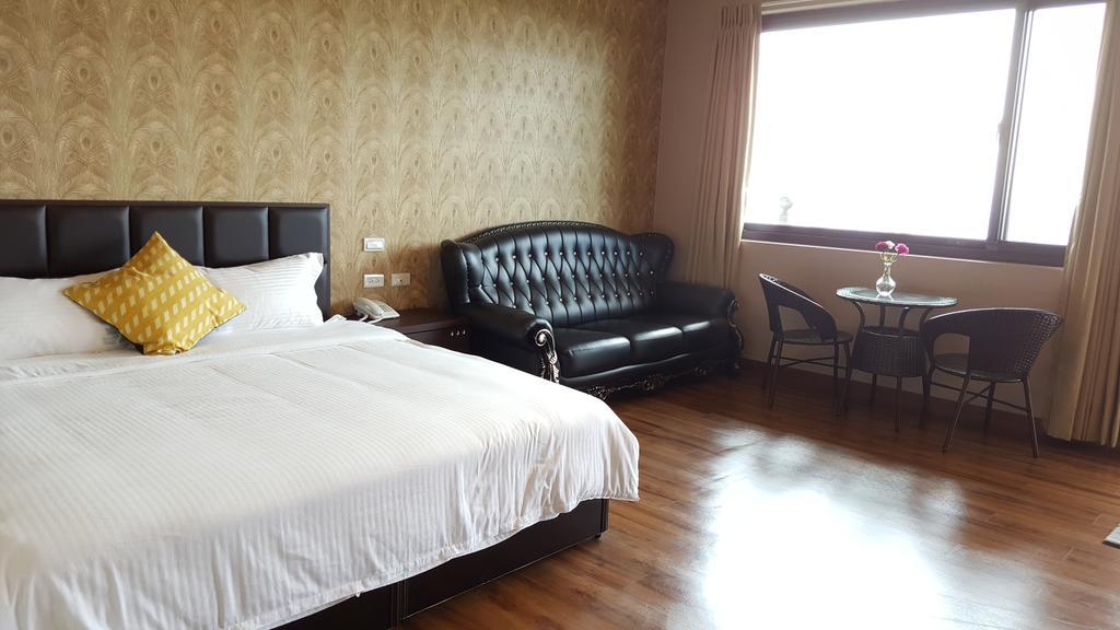 Chi House Hotel Miaoli Exterior photo